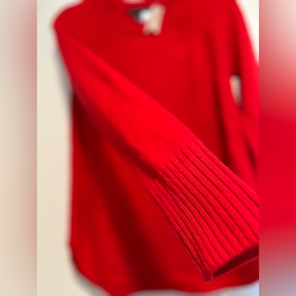NWT Joan Vass Medium Red Round ribbed Hem Sweater. Raglan Sleeve. Soft. - Picture 8 of 11